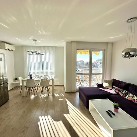 Briz Apartment; 2 Bdr; 6 Guests; Private Parking Варна Экстерьер фото