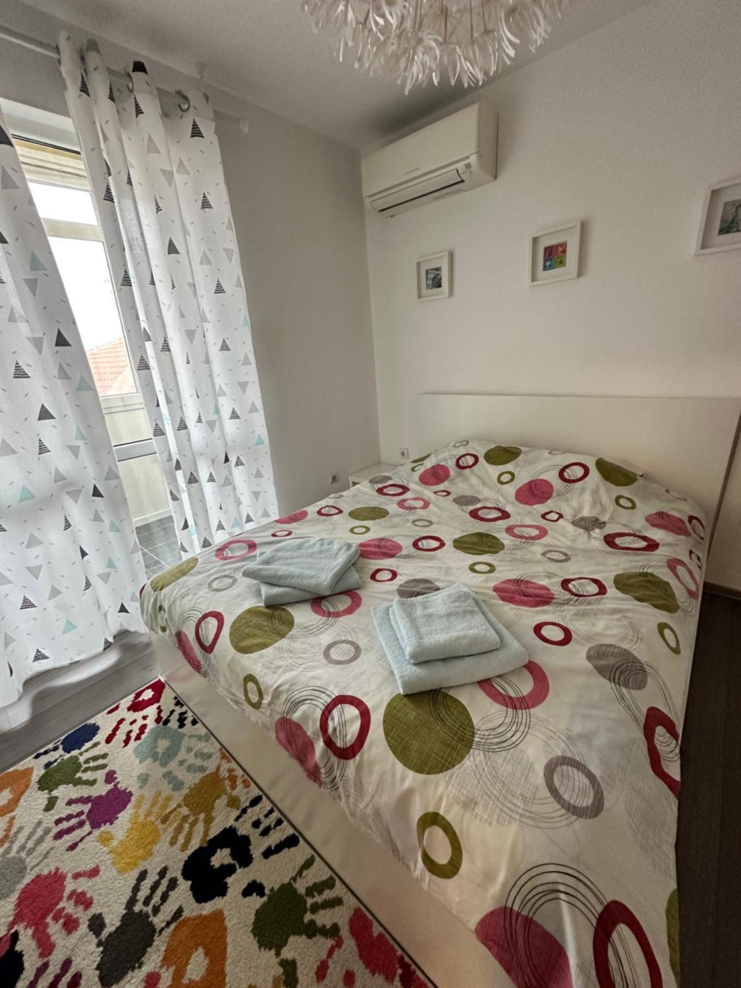 Briz Apartment; 2 Bdr; 6 Guests; Private Parking Варна Экстерьер фото